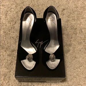 GIUSEPPE ZANOTTI JEWELED BOW D’ORSAYS